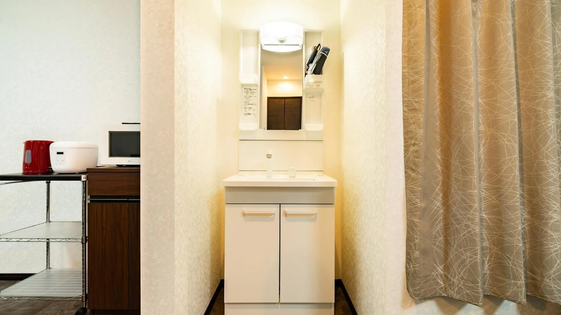 84-4, Shiomi 202, Entire Room For Rent Tokyo